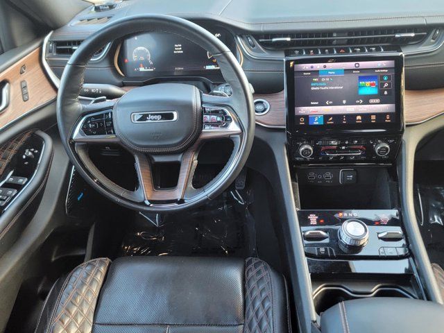 2022 Jeep Grand Cherokee Summit