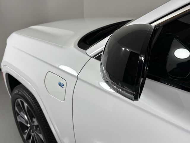 2022 Jeep Grand Cherokee Overland 4xe 2022 Jeep Grand Cherokee Overland 4xe