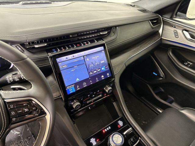 2022 Jeep Grand Cherokee Overland 4xe 2022 Jeep Grand Cherokee Overland 4xe