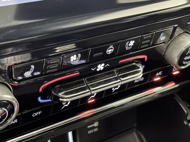 2022 Jeep Grand Cherokee Overland 4xe 2022 Jeep Grand Cherokee Overland 4xe