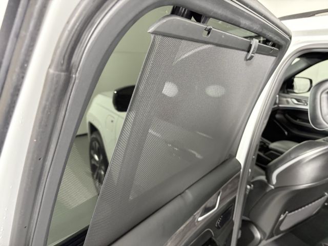 2022 Jeep Grand Cherokee Overland 4xe 2022 Jeep Grand Cherokee Overland 4xe