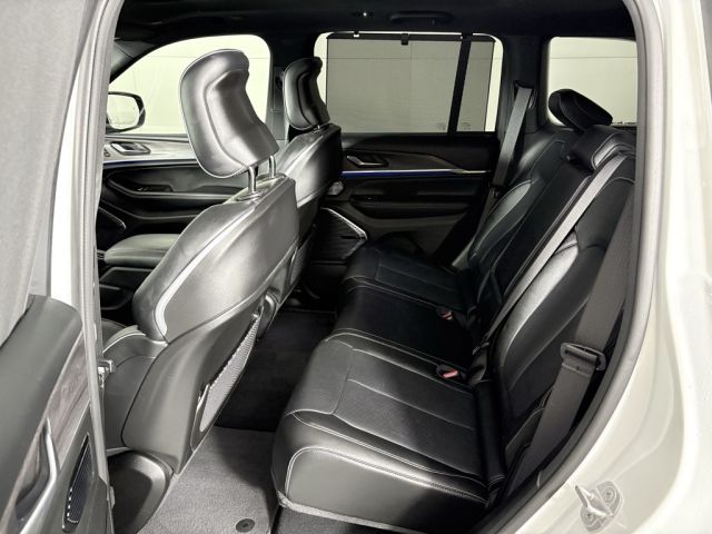 2022 Jeep Grand Cherokee Overland 4xe 2022 Jeep Grand Cherokee Overland 4xe