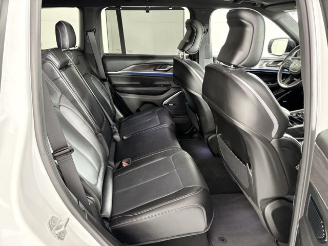 2022 Jeep Grand Cherokee Overland 4xe 2022 Jeep Grand Cherokee Overland 4xe