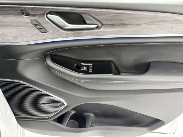 2022 Jeep Grand Cherokee Overland 4xe 2022 Jeep Grand Cherokee Overland 4xe