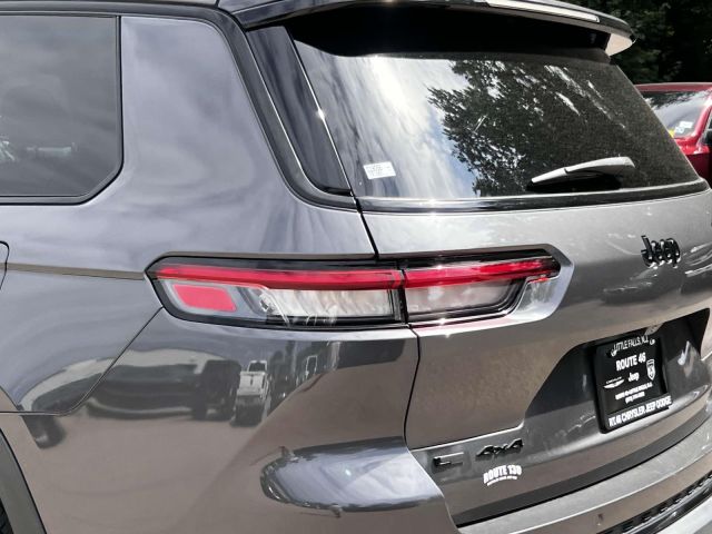 2022 Jeep Grand Cherokee L Altitude 4x4