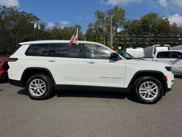 2022 Jeep Grand Cherokee L Laredo 4x4