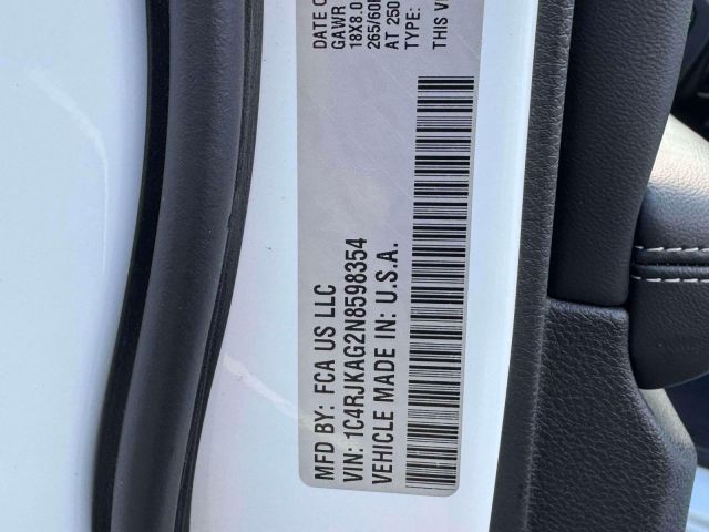 2022 Jeep Grand Cherokee L Laredo 4x4