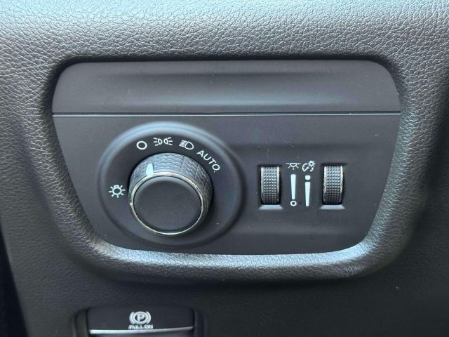 2022 Jeep Grand Cherokee L Laredo 4x4