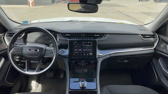2022 Jeep Grand Cherokee L Laredo