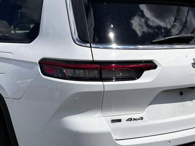 2022 Jeep Grand Cherokee L Laredo