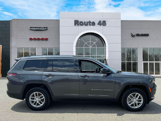 2022 Jeep Grand Cherokee L Laredo 4x4