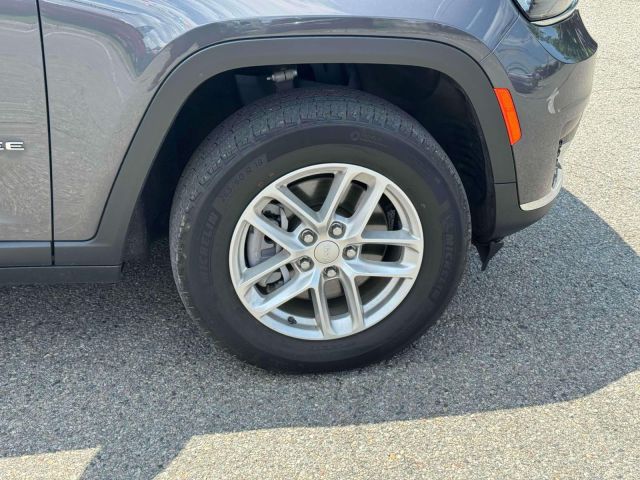 2022 Jeep Grand Cherokee L Laredo 4x4