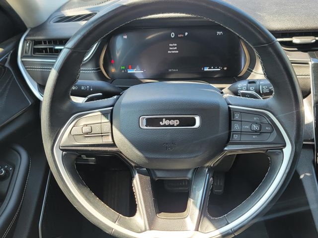 2022 Jeep Grand Cherokee L Laredo 4x4