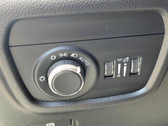 2022 Jeep Grand Cherokee L Laredo 4x4