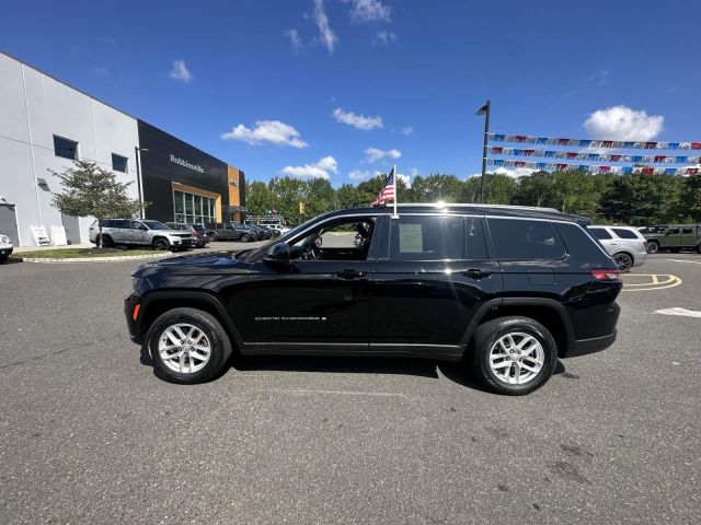 2022 Jeep Grand Cherokee L Laredo 4x4