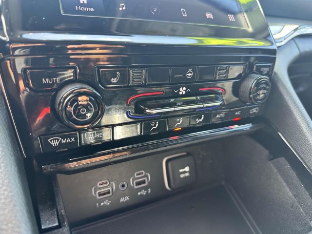 2022 Jeep Grand Cherokee L Laredo 4x4