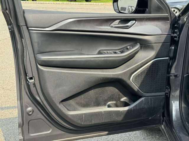 2022 Jeep Grand Cherokee L Altitude 4x4