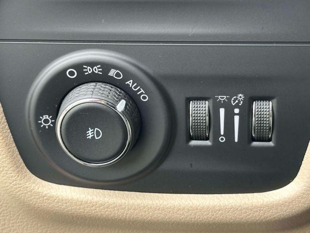 2022 Jeep Grand Cherokee L Limited 4x4 2022 Jeep Grand Cherokee L Limited 4x4