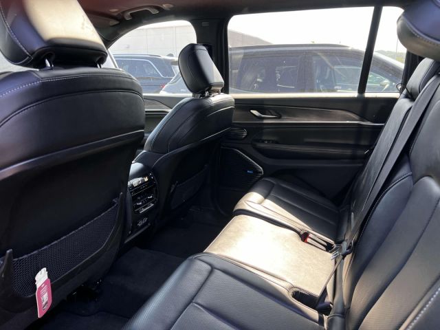 2022 Jeep Grand Cherokee L Overland 4x4