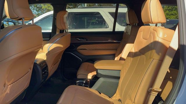 2022 Jeep Grand Cherokee L Summit 4x4