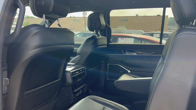 2022 Jeep Wagoneer Series III 4x4
