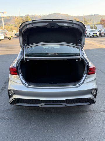 2022 Kia Forte LXS 2022 Kia Forte LXS