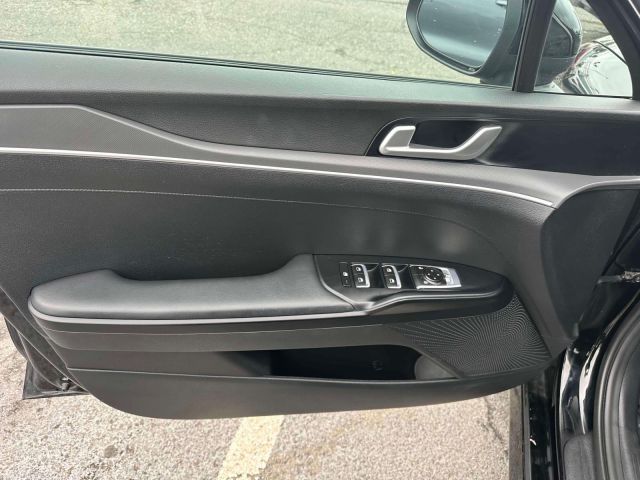 2022 Kia K5 LXS Auto FWD