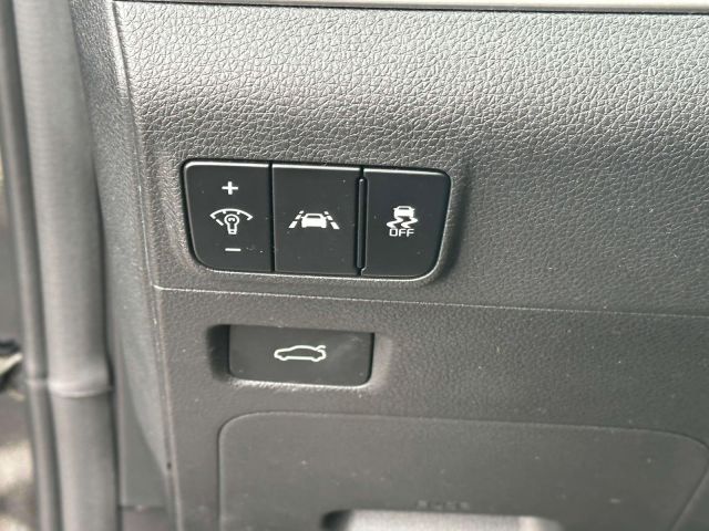 2022 Kia K5 LXS Auto FWD