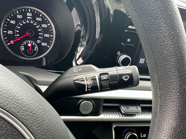 2022 Kia K5 LXS Auto FWD