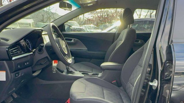 2022 Kia Niro LX 2022 Kia Niro LX