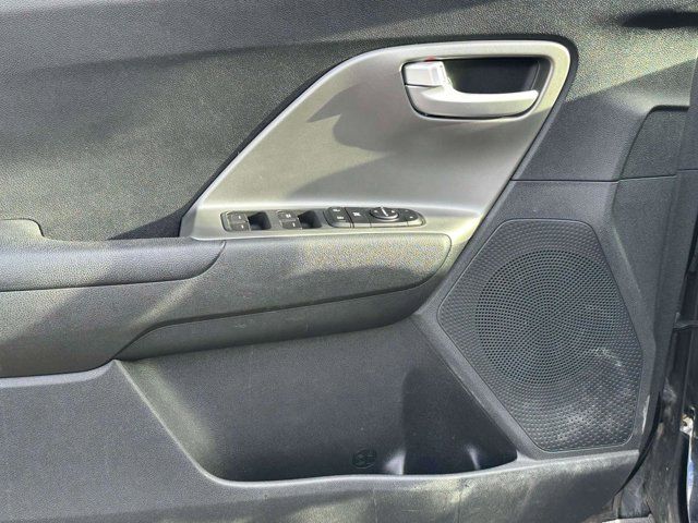 2022 Kia Niro LX 2022 Kia Niro LX