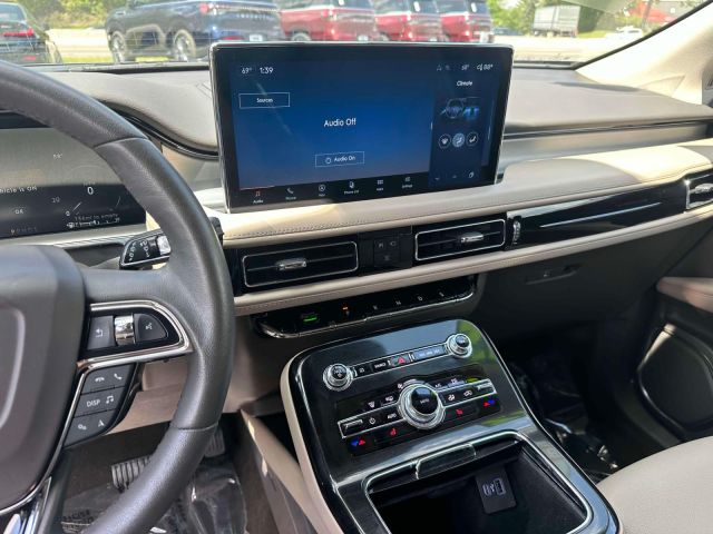 2022 Lincoln Nautilus Standard AWD