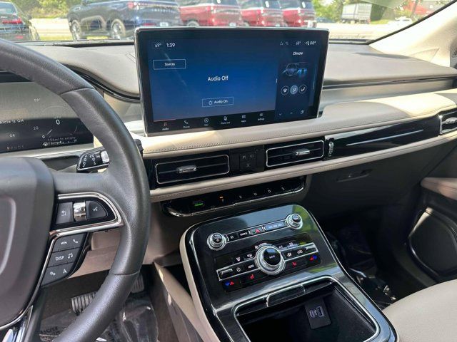 2022 Lincoln Nautilus Standard