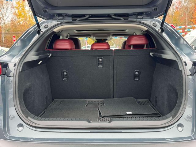 2022 Mazda CX-30 2.5 S Carbon Edition AWD 2022 Mazda CX-30 2.5 S Carbon Edition AWD