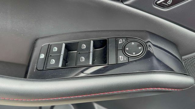 2022 Mazda CX-30 2.5 S Carbon Edition AWD 2022 Mazda CX-30 2.5 S Carbon Edition AWD