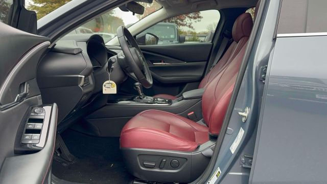 2022 Mazda CX-30 2.5 S Carbon Edition AWD 2022 Mazda CX-30 2.5 S Carbon Edition AWD