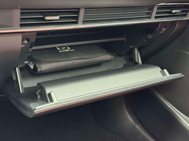 2022 Mazda CX-30 2.5 S Carbon Edition AWD 2022 Mazda CX-30 2.5 S Carbon Edition AWD