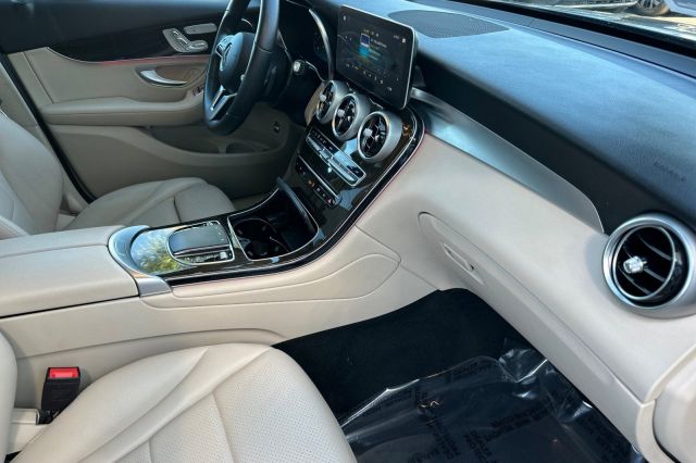 2022 Mercedes-Benz GLC GLC 300 2022 Mercedes-Benz GLC GLC 300