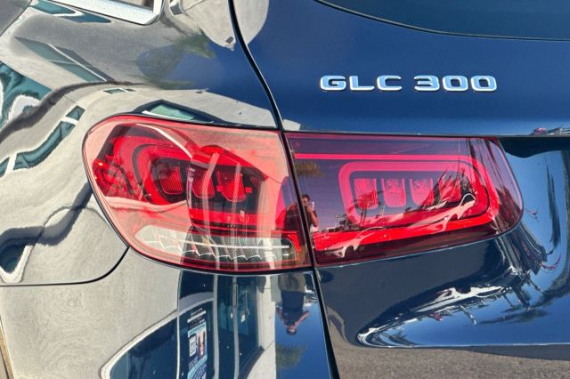 2022 Mercedes-Benz GLC GLC 300 2022 Mercedes-Benz GLC GLC 300