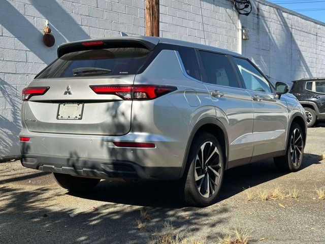 2022 Mitsubishi Outlander ES