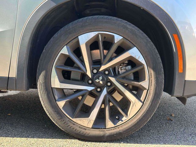 2022 Mitsubishi Outlander ES