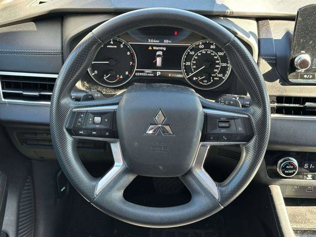 2022 Mitsubishi Outlander ES