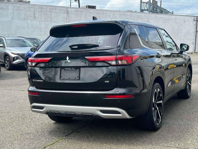 2022 Mitsubishi Outlander SE S-AWC *Ltd Avail*