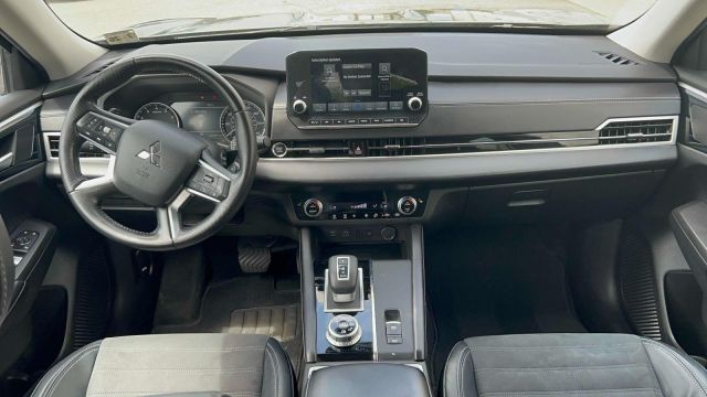2022 Mitsubishi Outlander SE S-AWC *Ltd Avail*