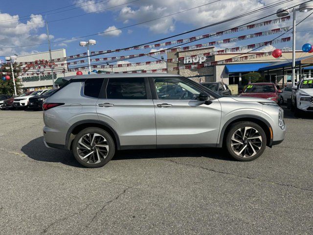 2022 Mitsubishi Outlander SE