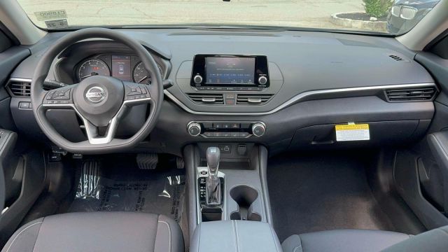 2022 Nissan Altima 2.5 S Sedan