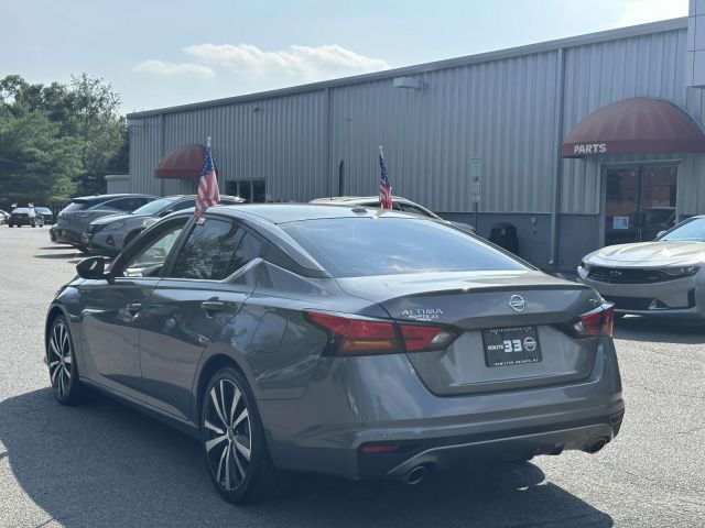 2022 Nissan Altima 2.5 SR Sedan