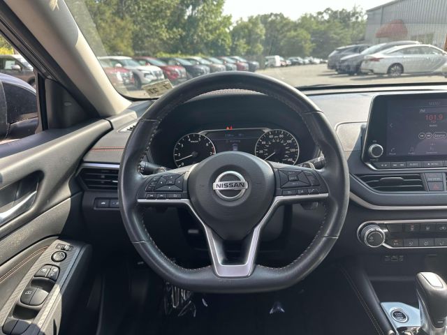 2022 Nissan Altima 2.5 SR Sedan
