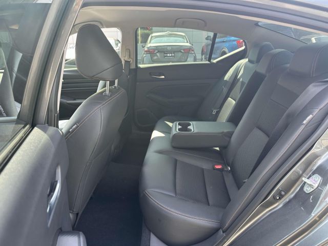 2022 Nissan Altima 2.5 SR Sedan