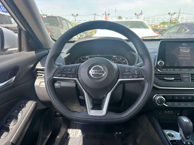 2022 Nissan Altima 2.5 SV Sedan